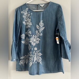 Crown & Ivy PS Petite Small NWT Lyocell  Embroidered Chambray Top